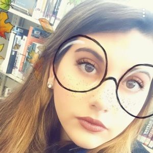 Meet your Posher, Haily